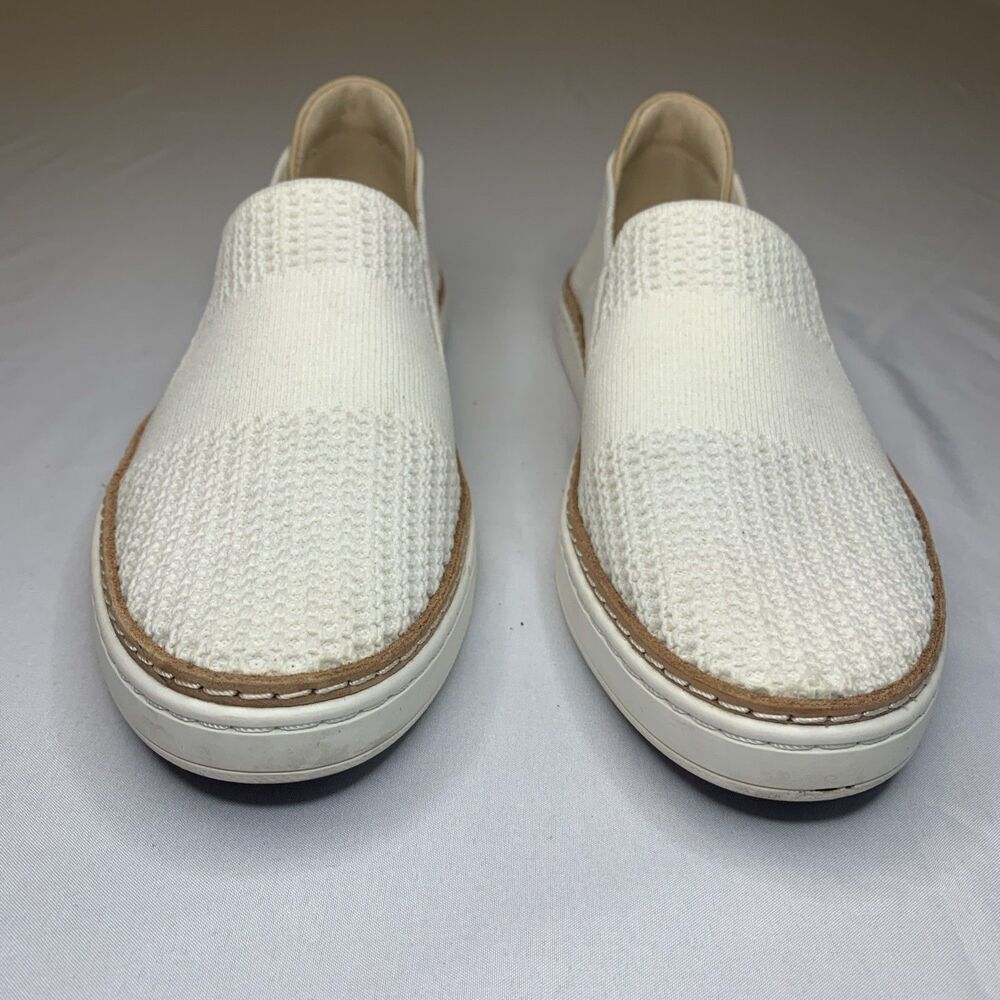 Ugg Sammy Slip On Sneaker White Casual Shoe - Women's 7 - Picture 2 of 8